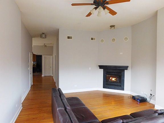 4th image of 6832 S Clyde Ave Unit 3