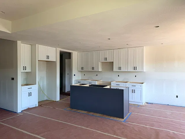 4 bed, 1900 sqft, $2,600 — Photo 2