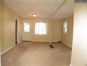 4th image of 68 S Glencoe Dr