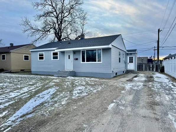 903 Clover Ln, Grand Rapids, MN 55744