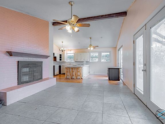 3rd image of 12842 Jasmine Ct