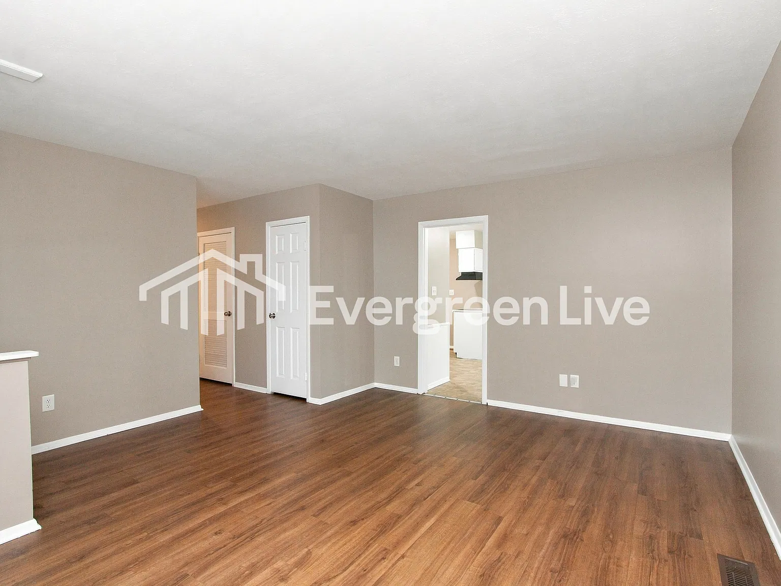3 bed, 1.5 bath, 1486 sqft, $1,495 — Photo 3