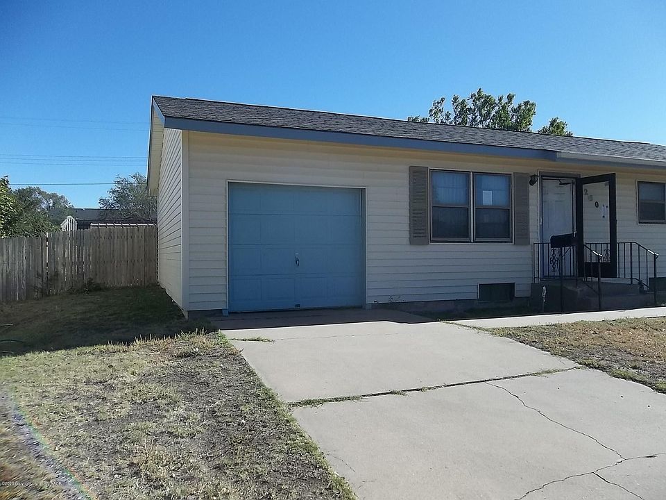 2nd image of 2502 Poplar St