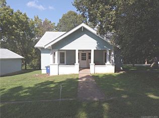 404 6th St SW, Conover, NC 28613