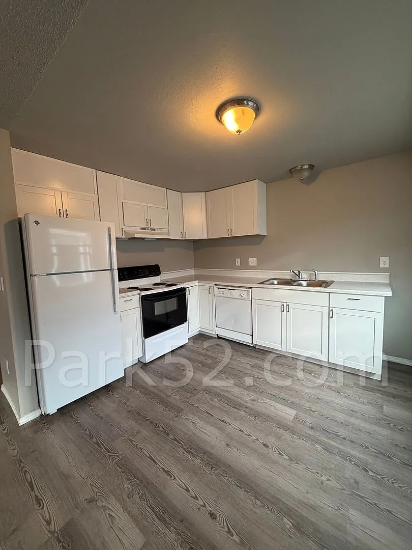 1/2 Off the 1st Full Month's Rent! Tacoma Area Fourplex - 2 Bedroom 1 Bathroom Apartment — Photo 1