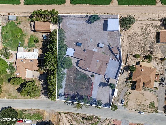 3rd image of 3625 Paradise Ln