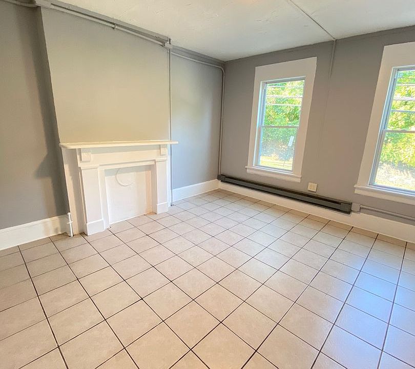 1st image of 141 S William St Floor 2