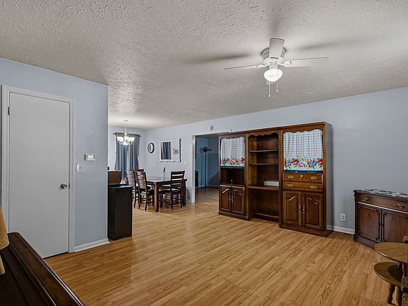 4th image of 114 Henry Rd