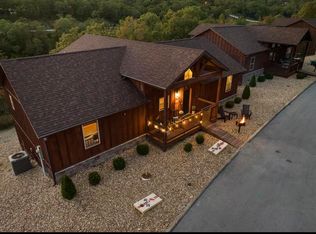 81 Garber Ave BUILDING 132, Reeds Spring, MO 65737