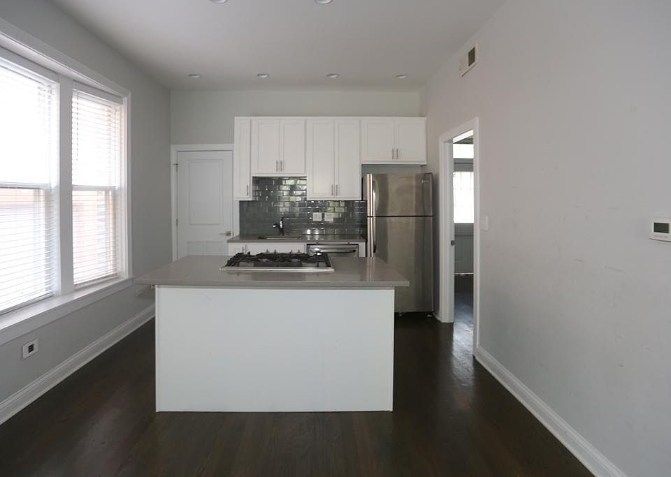 1st image of 3846 N Southport Ave