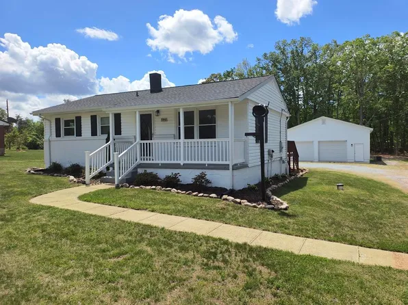 5901 Rockford School Rd, Gretna, VA 24557