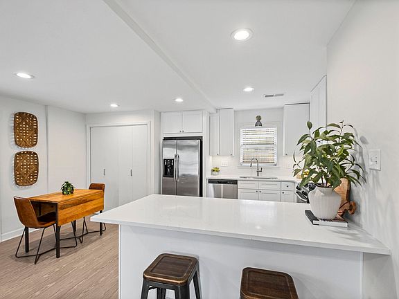 5th image of 4995 Parkside Ave
