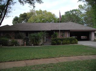 902 Lake Brooker Ct, Lutz, FL 33548