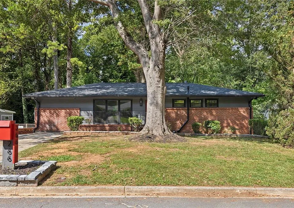 266 Simon Ter NW