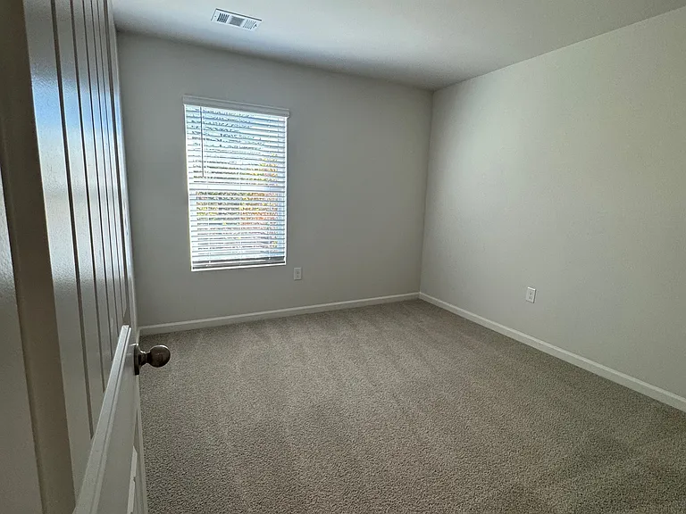 567 Stoneybrook Dr — Photo 15