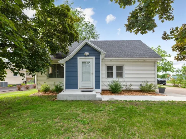 2004 4th St NW, Faribault, MN 55021