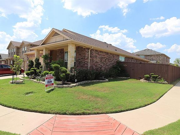 2nd image of 2627 Brookvalley Ln