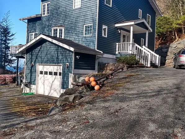 207 Mills St, Sitka, AK 99835