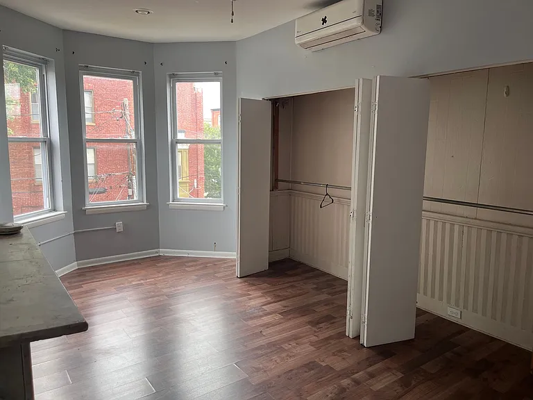 2203 Saint Paul St — Photo 2