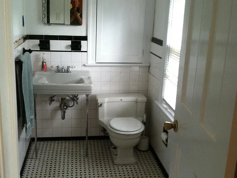 2nd Floor Hall Bath 1