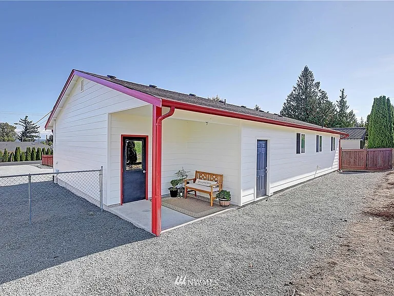 1962 SE Camano Dr — Photo 5