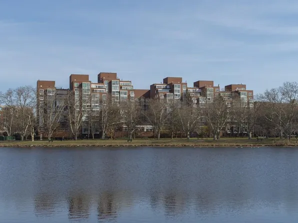 975 Memorial Dr APT 510, Cambridge, MA 02138