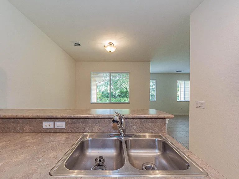 2563 Stockbridge Sq SW — Photo 12