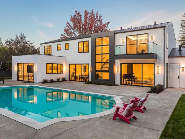 7 Windsor Dr, Hillsborough, CA 94010