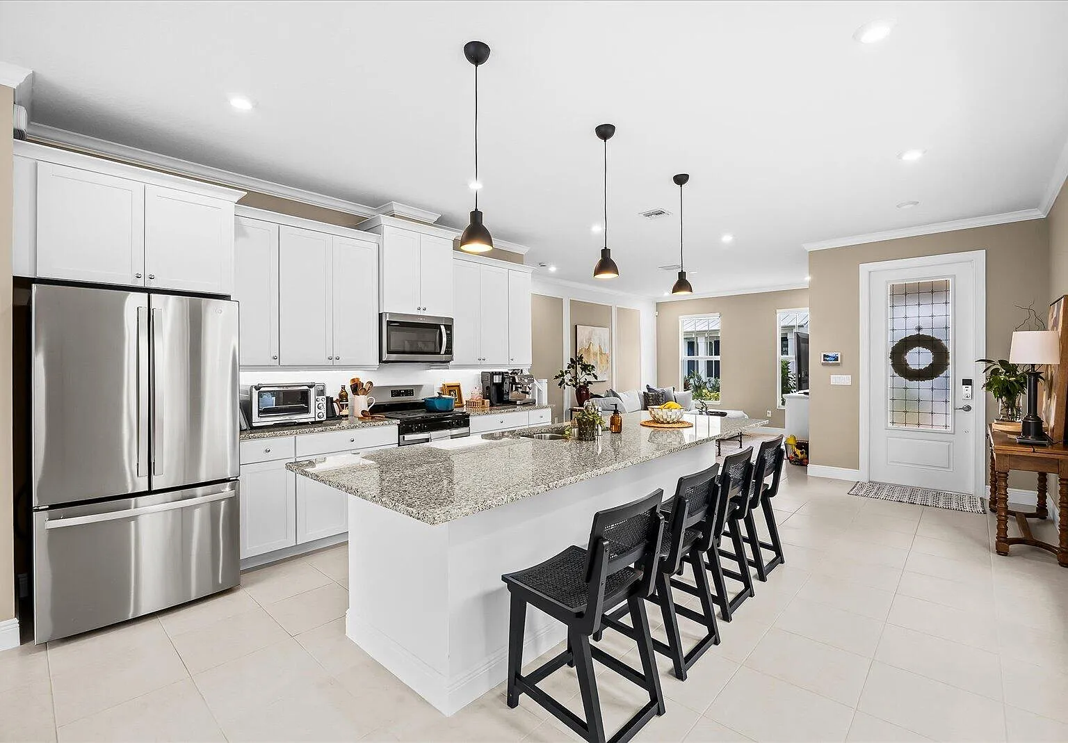 3 bed, 2.5 bath, 1826 sqft, $3,500 — Photo 3