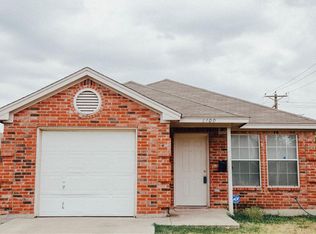 1400 E Maddox Ave, Fort Worth, TX 76104