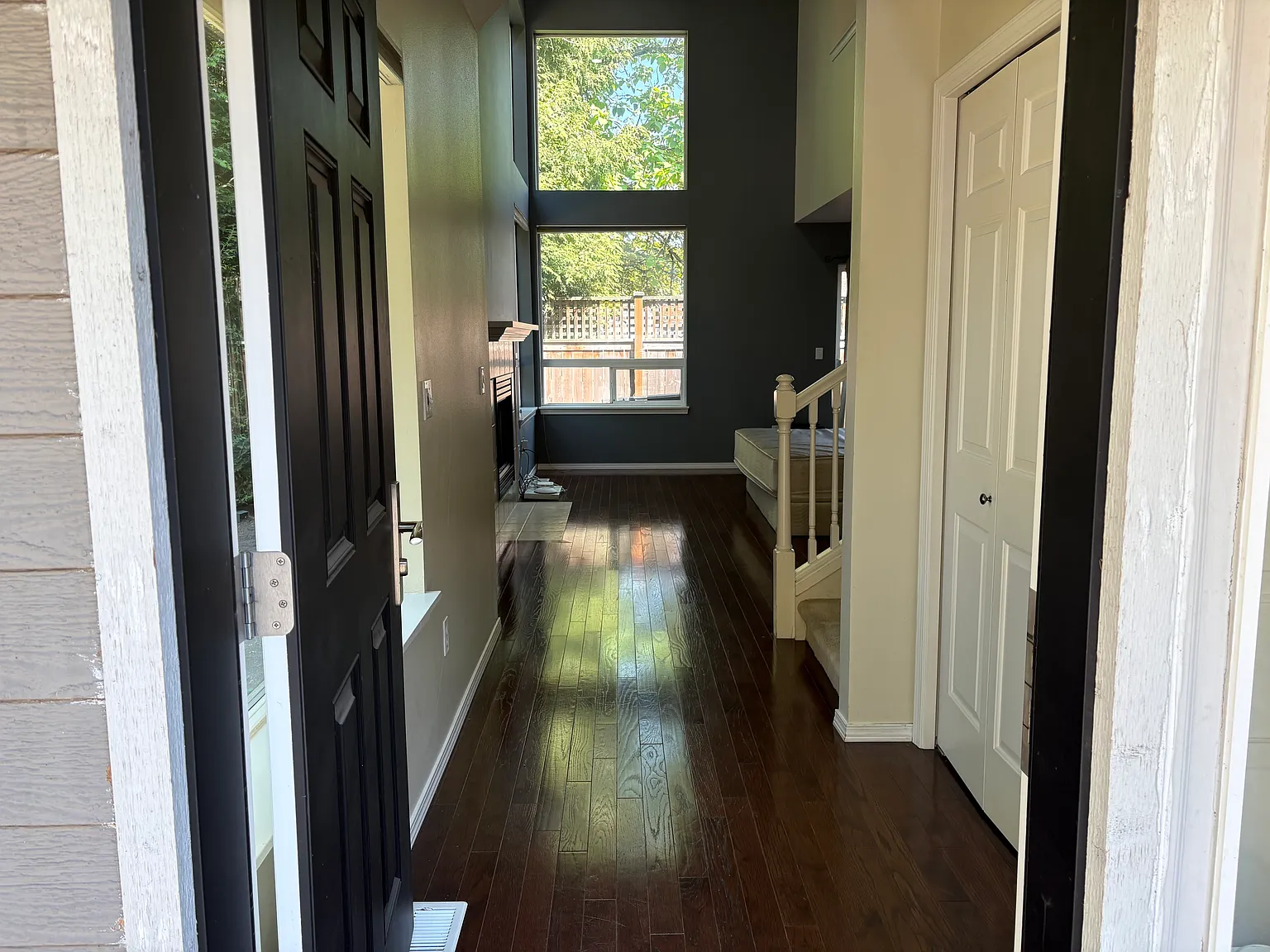 2 bed, 2.5 bath, 1322 sqft, $3,700 — Photo 3