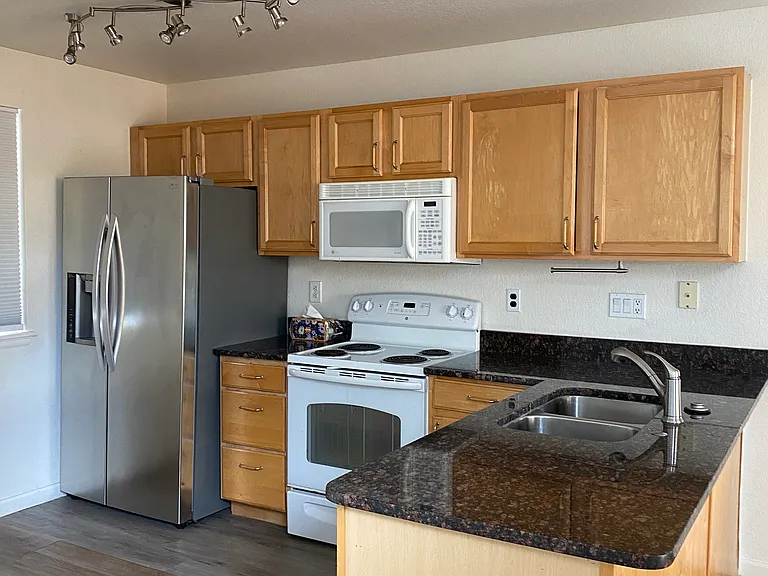 641 W 114th Pl — Photo 11