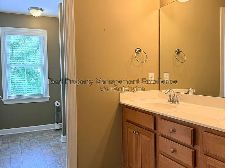 616 Lake Artesia Ln — Photo 49