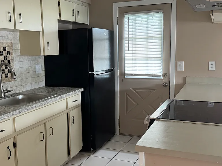 212 Mary Catherine Ct #212 — Photo 4