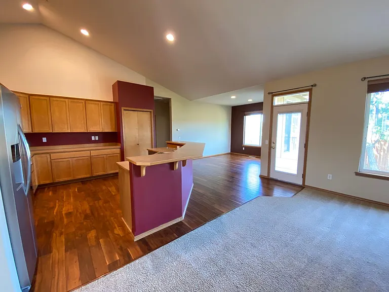 2405 N Lilac Way — Photo 9