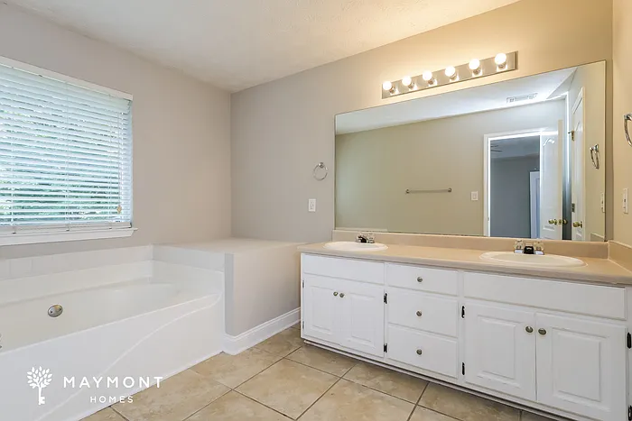 100 Rainwater Ct — Photo 12