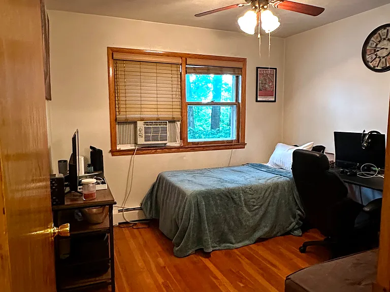 406 Beach Ave #1D — Photo 7