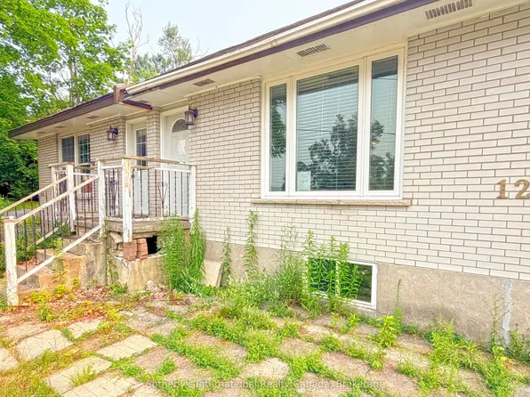12A Valley Dr, Bracebridge, ON P1L 1B8