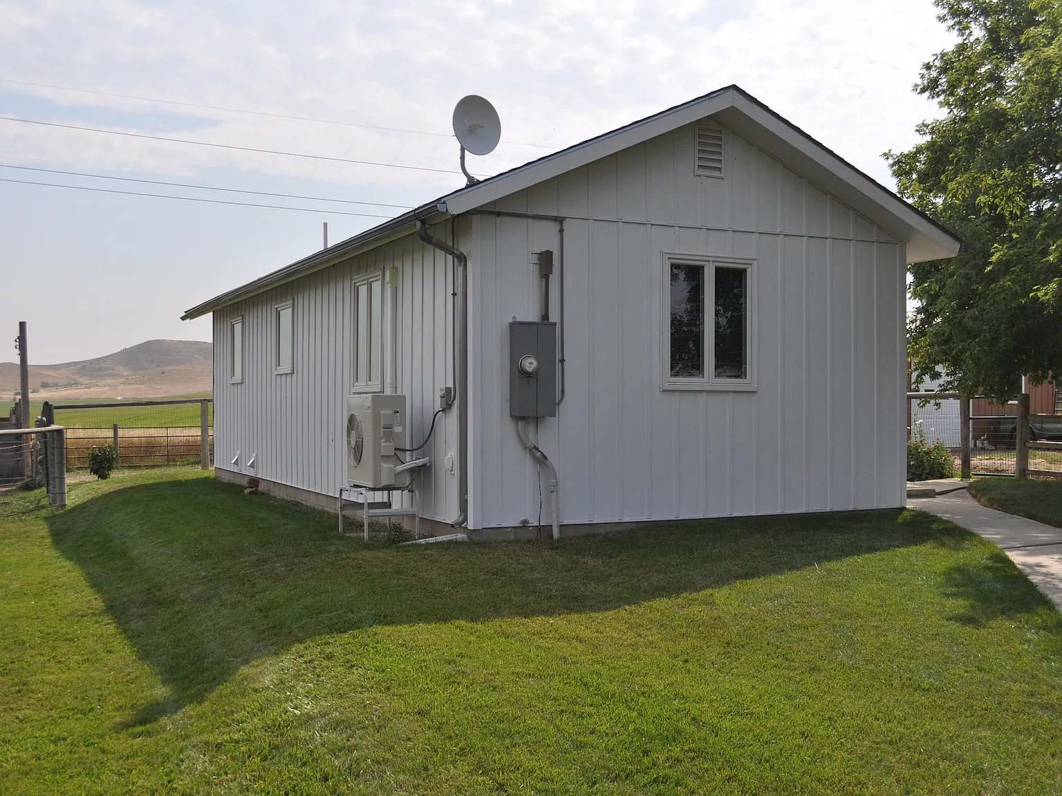 2 bed, 864 sqft, $1,200 — Photo 2