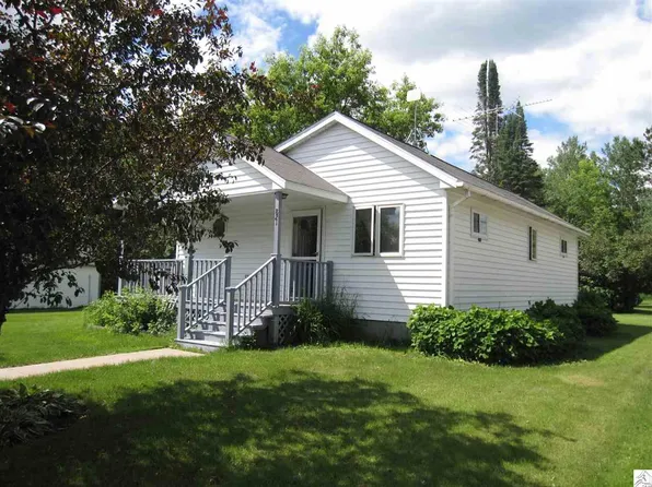 821 5th St, Moose Lake, MN 55767