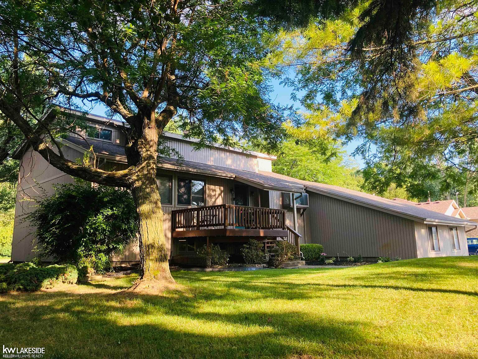 36056 Farmbrook Dr, Clinton Township, MI 48035 Zillow