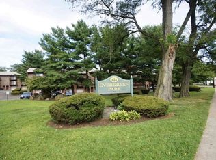 308 Knapps Hwy, Fairfield, CT 06825