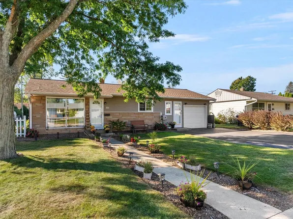 221 East Monroe STREET, Port Washington, WI 53074