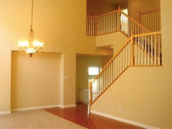 2nd image of 517 Lakeview Dr