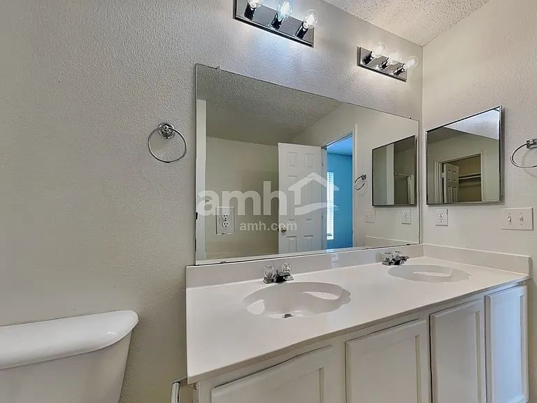 4301 Meadowknoll Dr — Photo 10