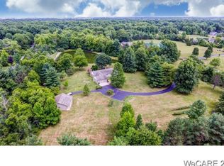 2400 Balyeat Dr, Lima, OH 45805