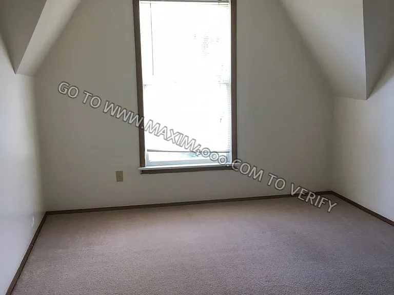 742 Grand Avenue — Photo 6