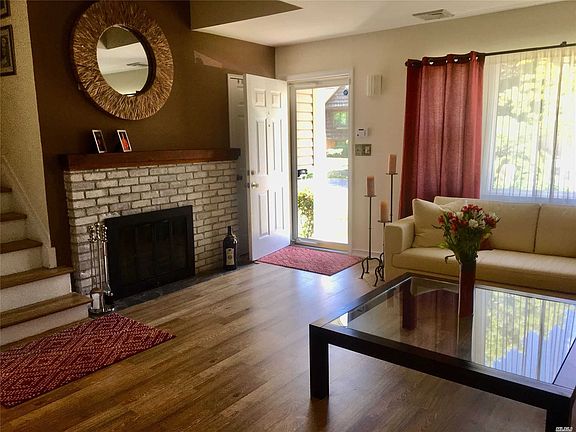5th image of 7 Skyview Pl