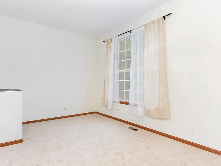 2285 Hudson Cir #2285 — Photo 9