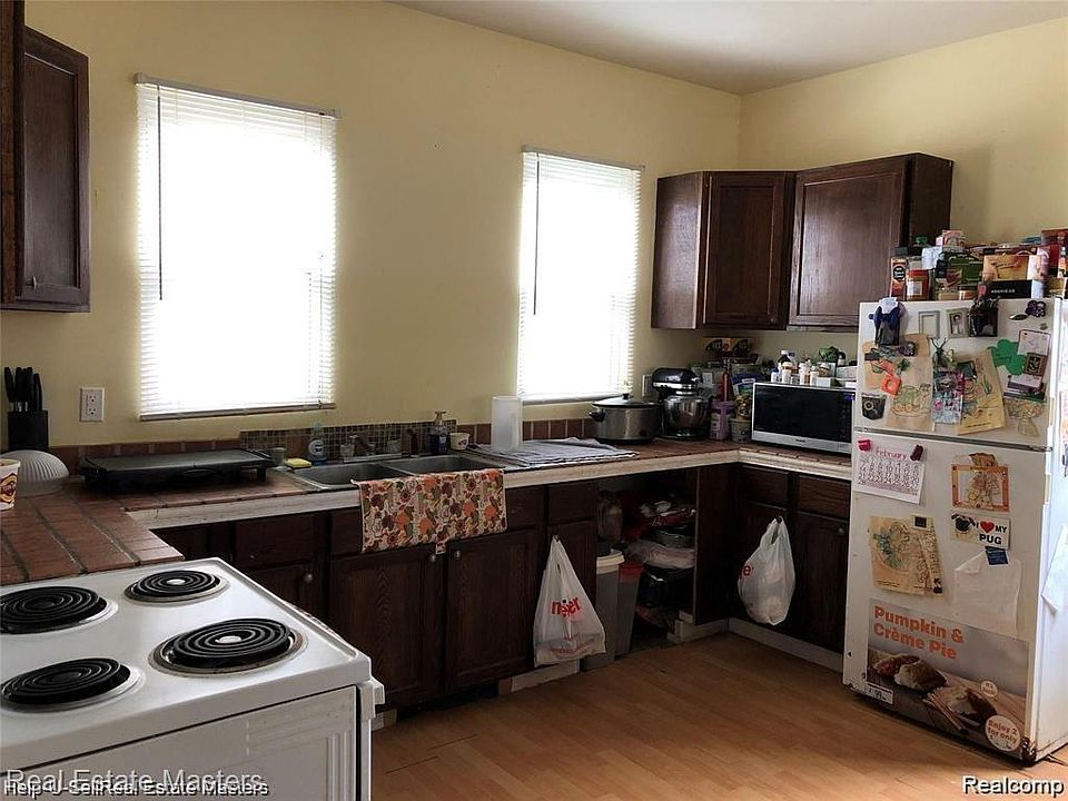 2nd image of 1207 Lapeer Ave